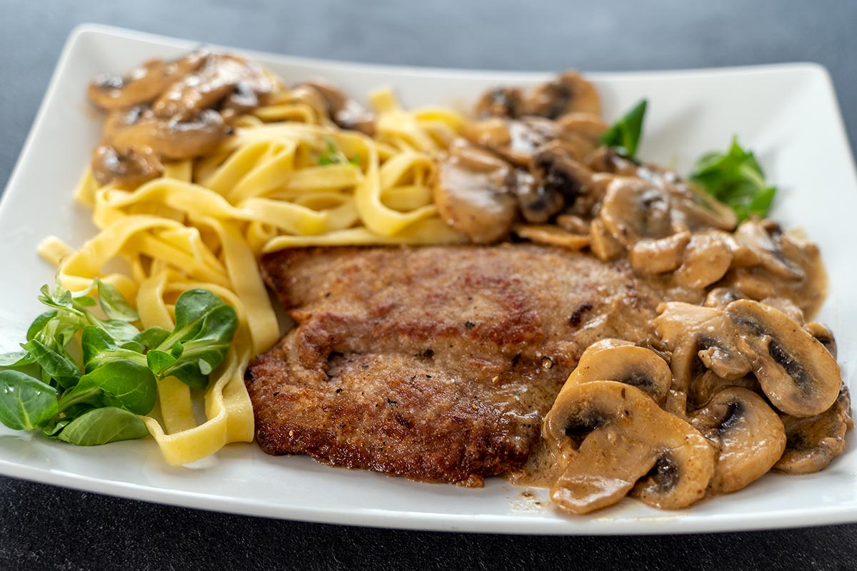 Kalbsschnitzel mit Champignonsauce - Jürgen kocht